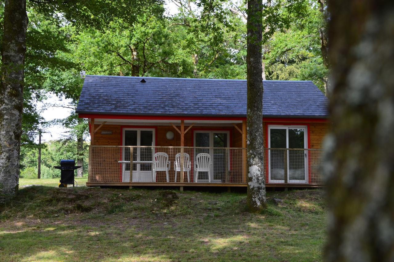 Hotel Les Etangs De Taysse Espagnac Exterior foto
