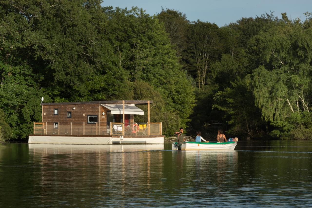 Hotel Les Etangs De Taysse Espagnac Exterior foto